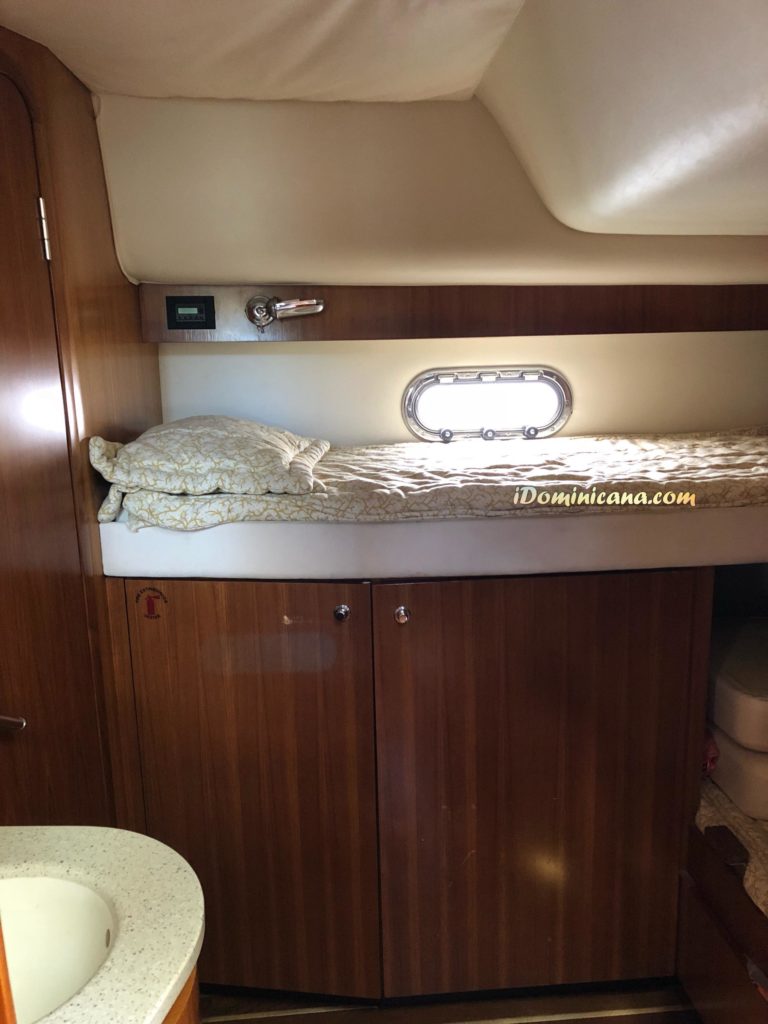 Частная яхта в Доминикане, тип Tiara, 47 ft АйДоминикана Частная яхта в Доминикане, тип Tiara, 47 ft АйДоминикана
