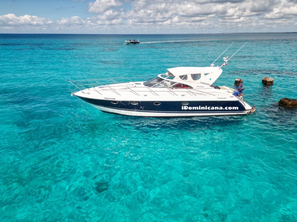 Аренда яхты в Доминикане – Fairline 43 ft (о.Саона/о.Каталина)