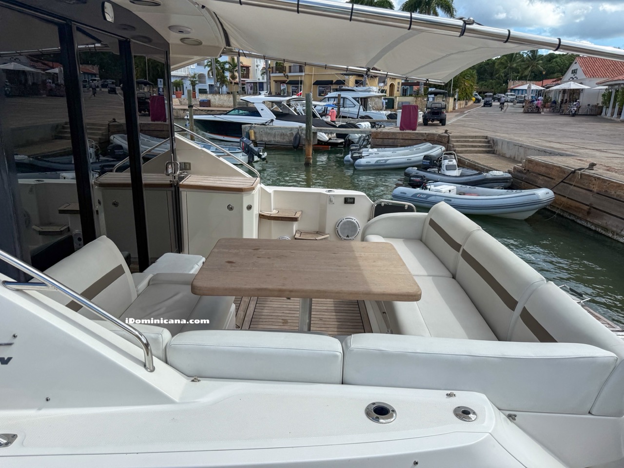 Доминикана: яхта Sea Ray 53 ft (аренда)
