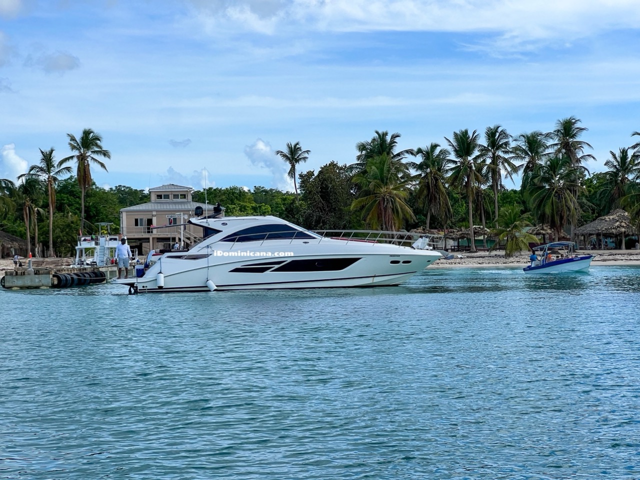 Доминикана: яхта Sea Ray 53 ft (аренда)