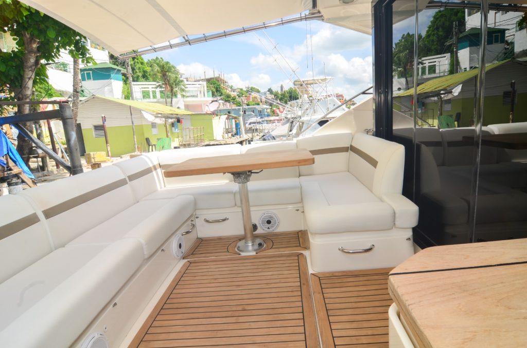 Доминикана: яхта Sea Ray 53 ft (аренда)