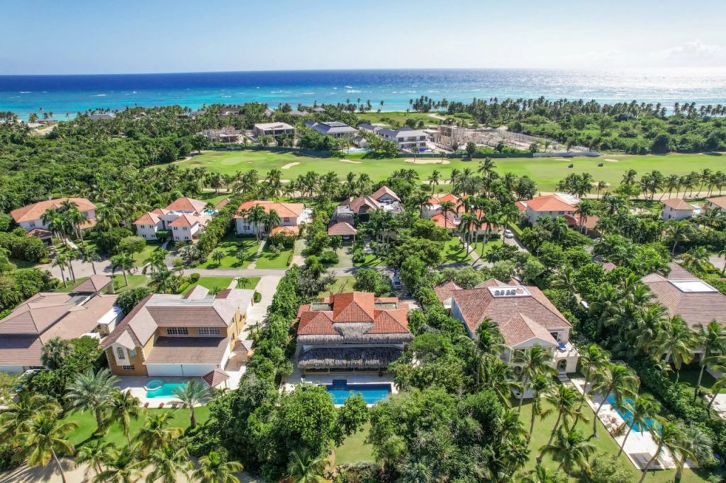 Вилла в Punta Cana Resort (Доминикана): 5 спален, рядом с пляжем - аренда