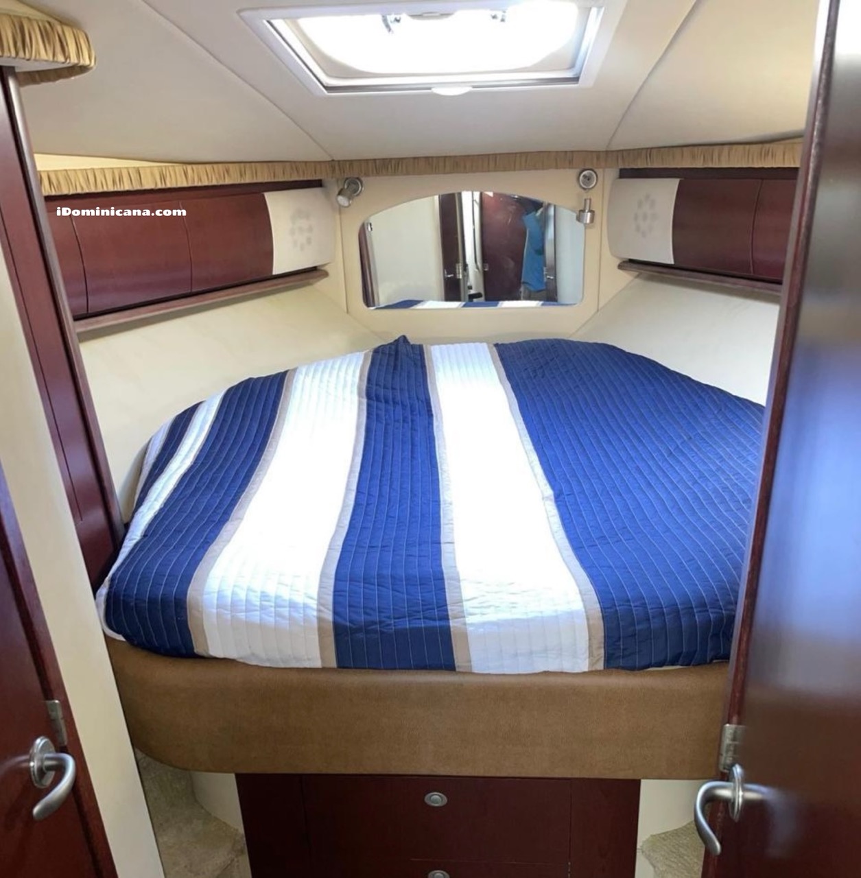 Яхта Sundancer 44 ft: Доминикана, остров Саона, о.Каталина - аренда
