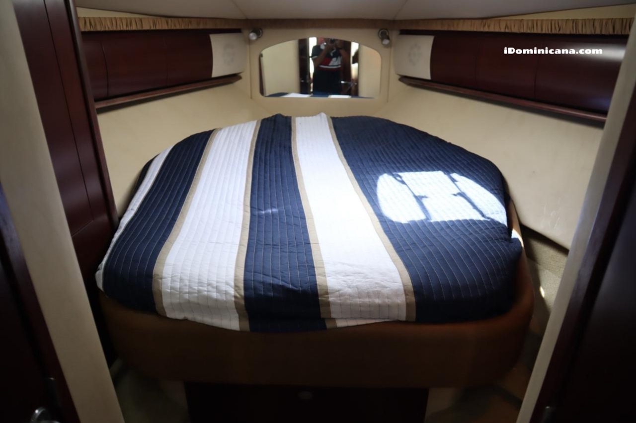 Яхта Sundancer 44 ft: Доминикана, остров Саона, о.Каталина - аренда