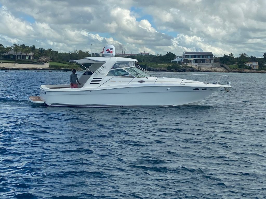 Яхта Sea Ray 37 ft в Доминикане (аренда): Карибское море