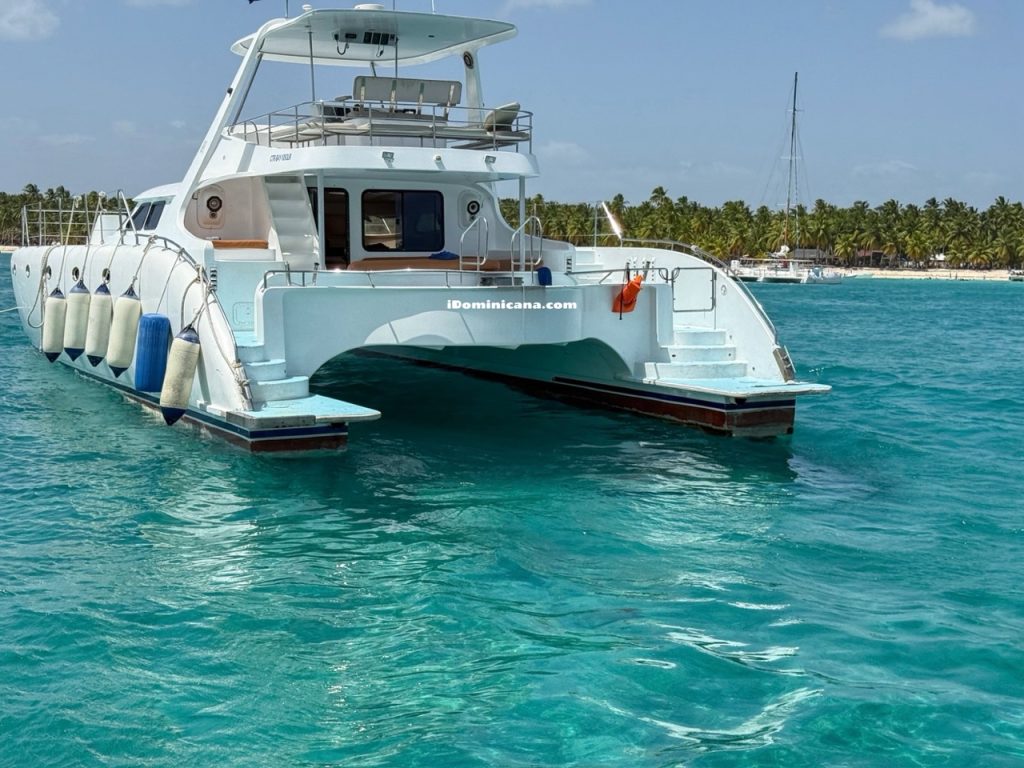 атамаран в Доминикане (аренда): приватный тур на остров Саона