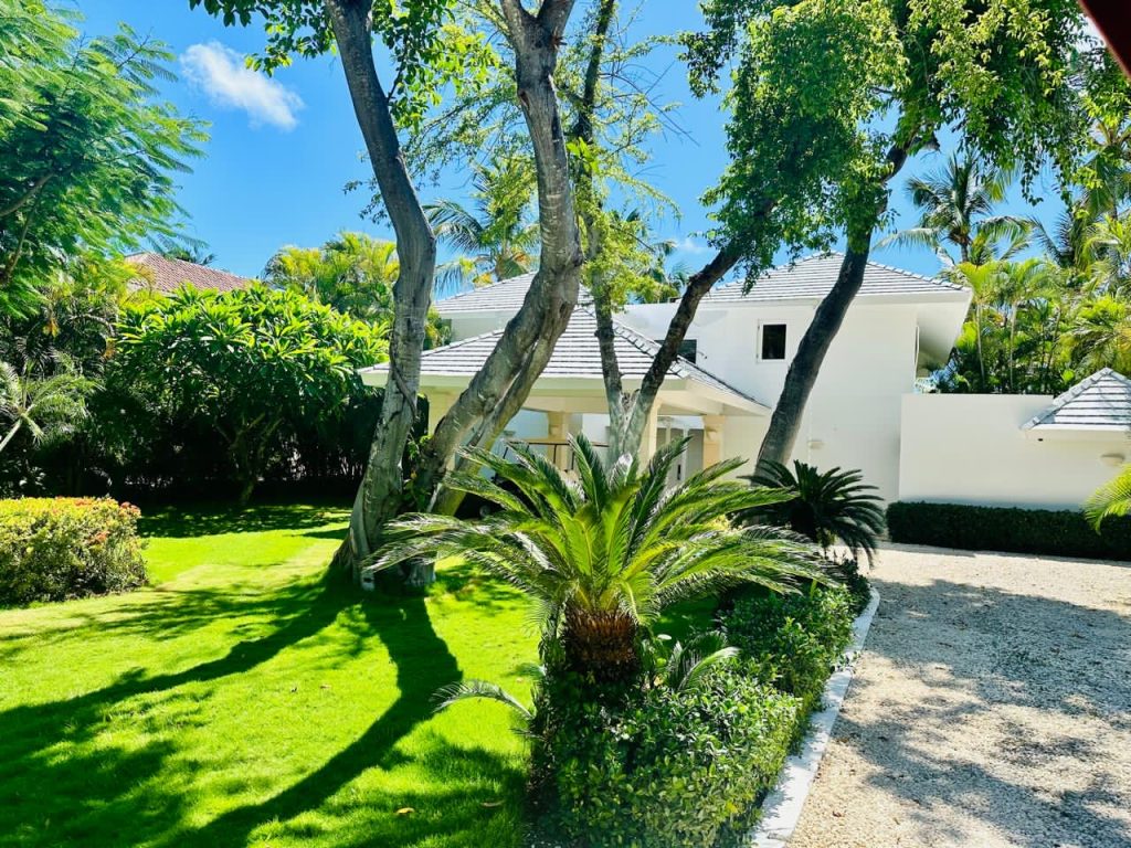 Вилла в Доминикане (Пунта Кана Резорт), рядом с пляжем — купить