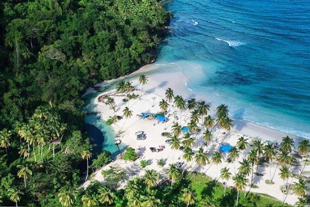 National Geographic включил пляж Доминиканы в ТОП-24 самых красивых мест на Карибах