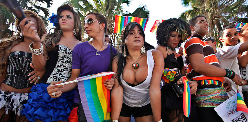 Геи в Доминикане провели парад