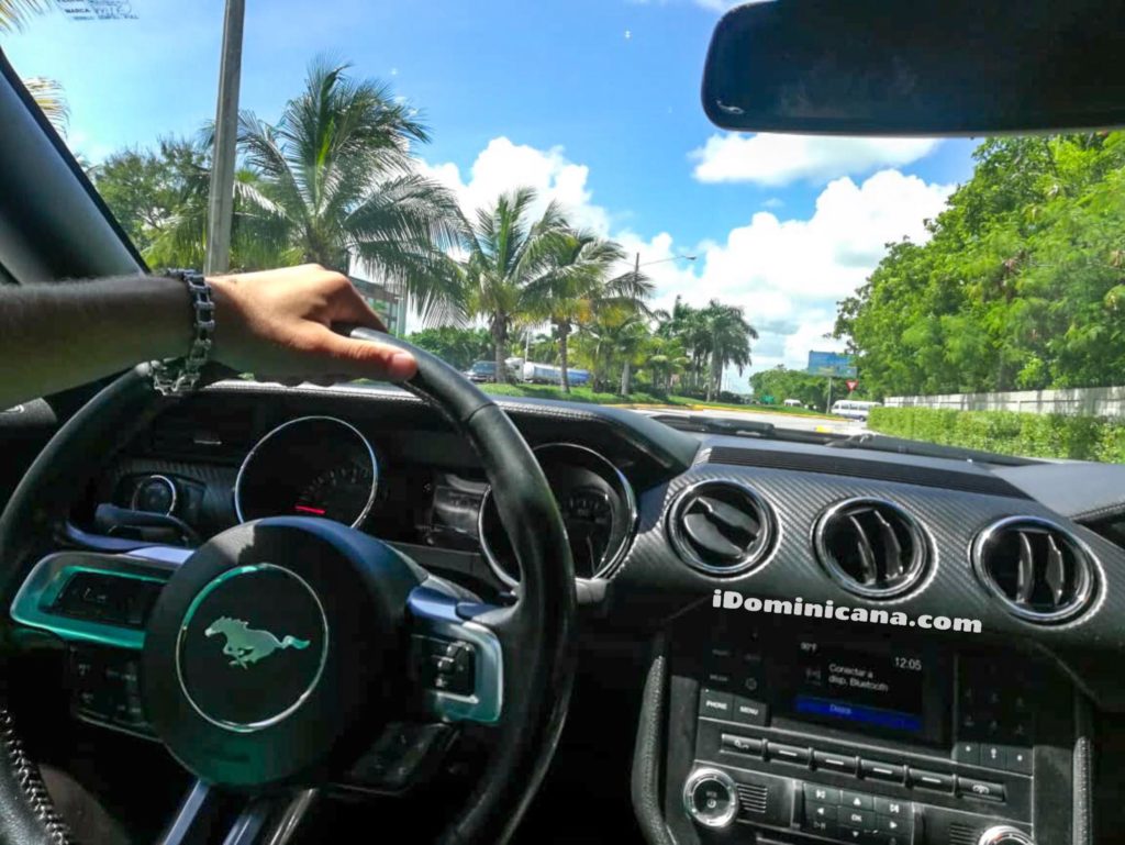 Аренда авто в Доминикане: кабриолет Ford Mustang 2016 iDominicana.com