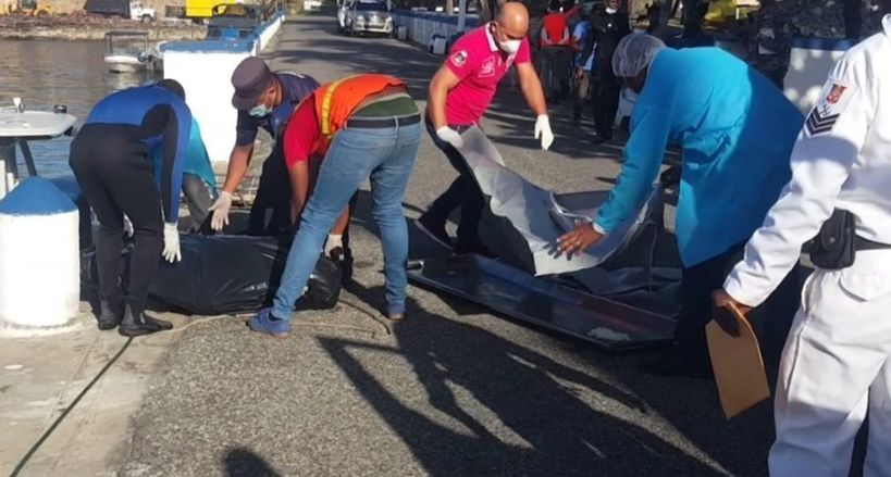 В Санто-Доминго дайверы подняли из воды авто погибших туристов - фото