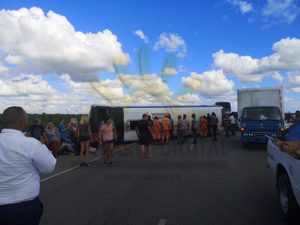 В Доминикане разбился автобус с русскими туристами - ранены взрослые и дети