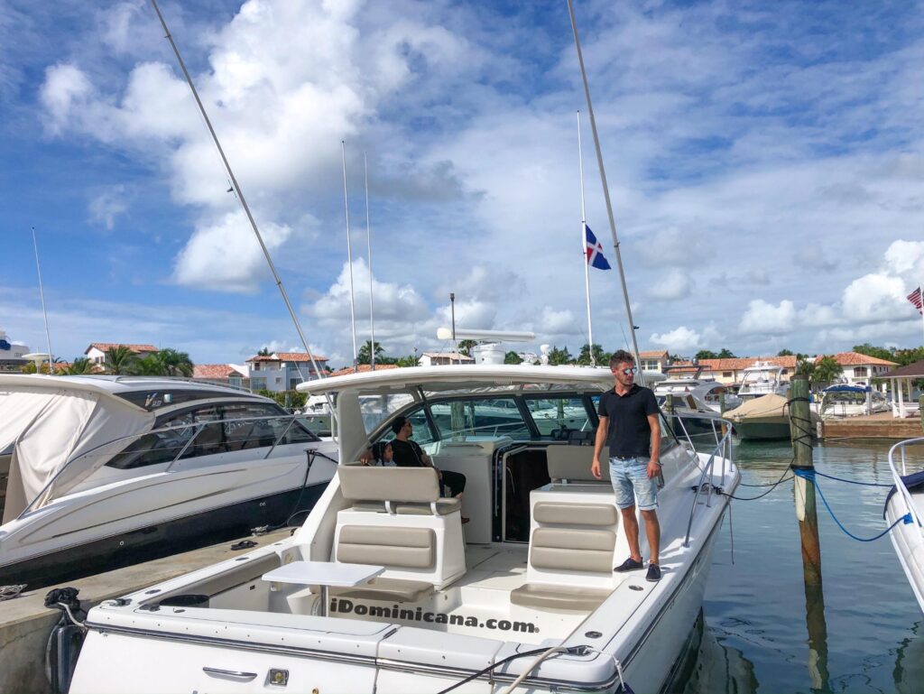 Аренда яхты в Доминикане: Tiara 38 ft 