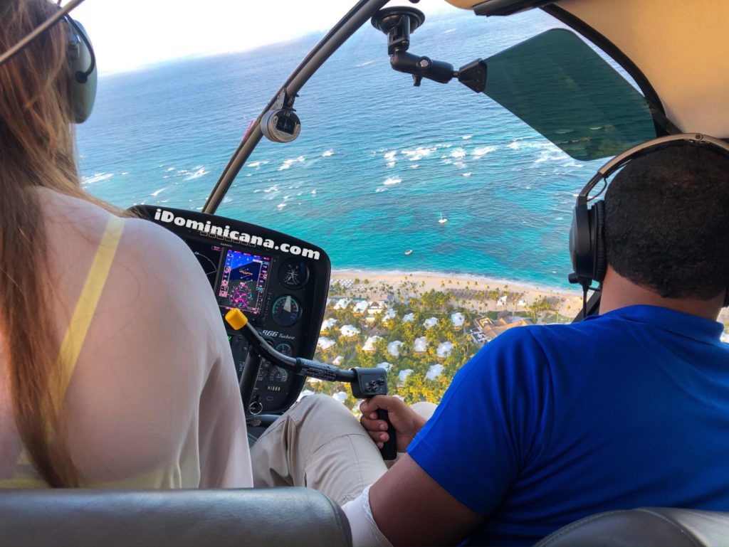 Экскурсия на вертолете: водопад Ля Хальда и пляж Эсмеральда - новые фото iDominicana.com
