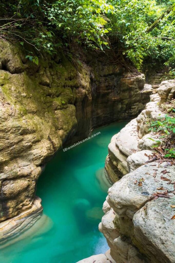 27 водопадов в Доминикане снова открыты!