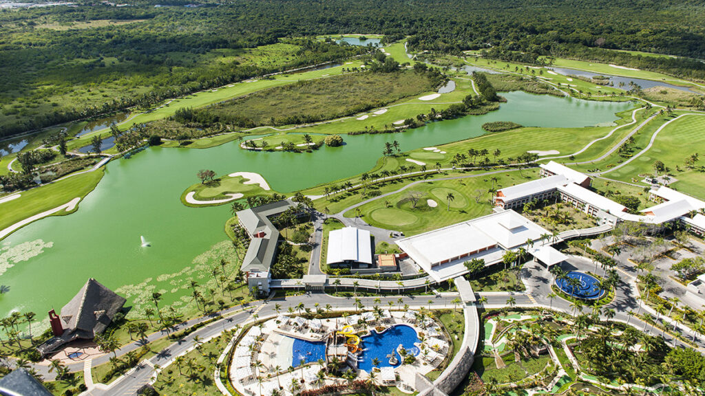 Barcelo Bavaro Grand Resort объявил об открытии казино и гольф-полей
