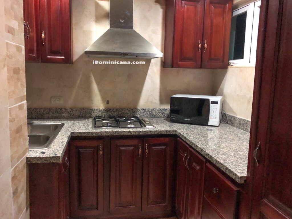 Стоимость аренды в праздничные дни - $900 в сутки.