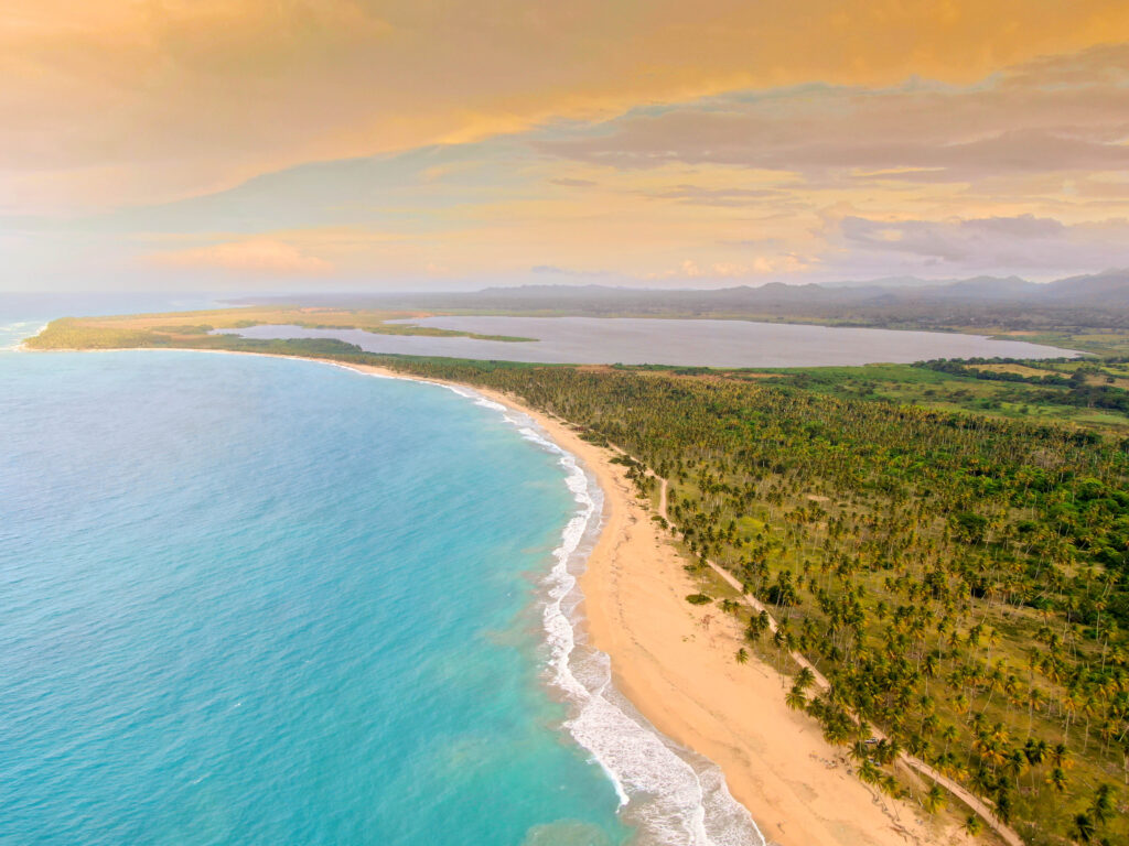 На пляже Эсмеральда в Доминикане построят 2 отеля стоимостью $400 млн