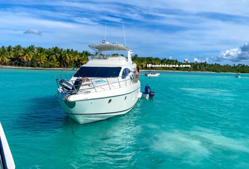 Яхта в Доминикане: Azimut 55 ft