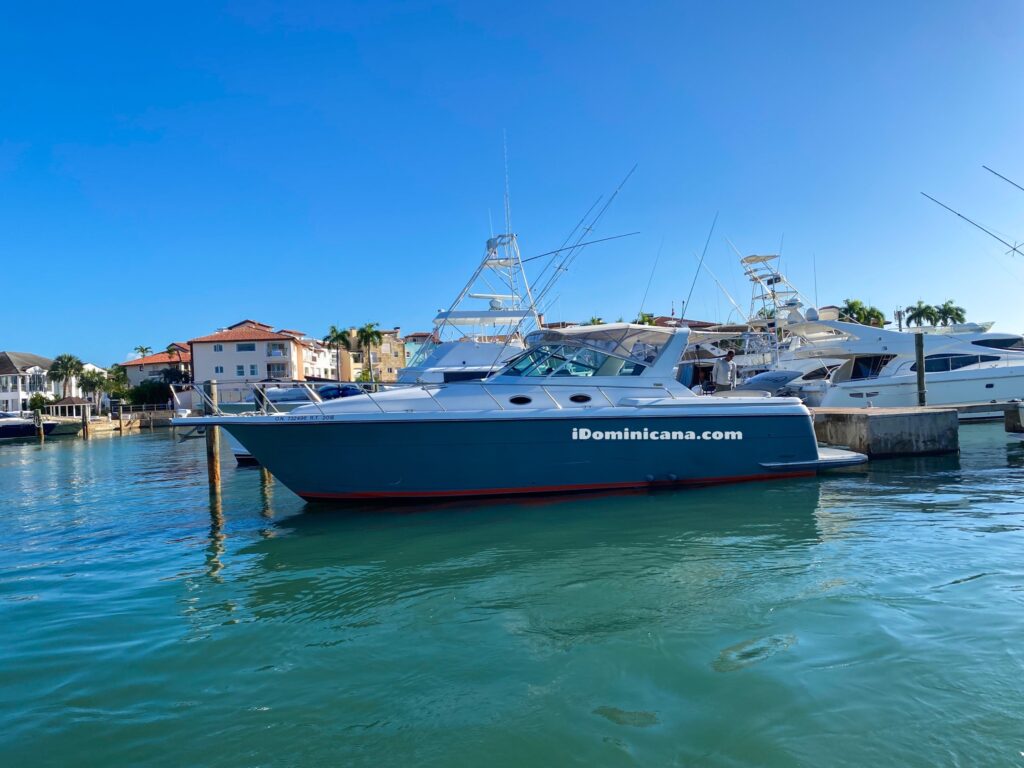 Аренда яхты в Доминикане: Tiara 42 ft - остров Саона/ о.Каталина