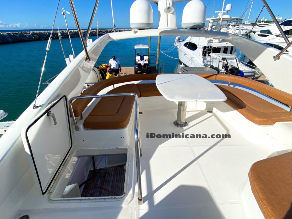Яхта в Доминикане (аренда): Ferretti 62 ft - остров Саона, о.Каталина