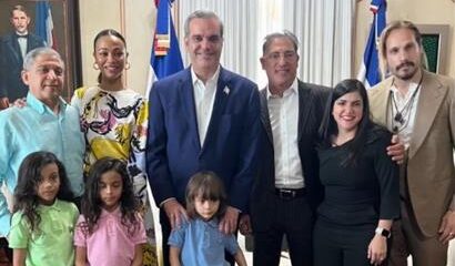 Президент Доминиканы Луис Абинадер встретился с актрисой Зои Салдана