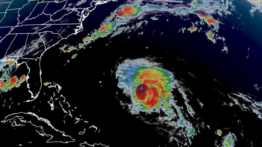 Рядом с Доминиканой проходит ураган Эрл (2022)