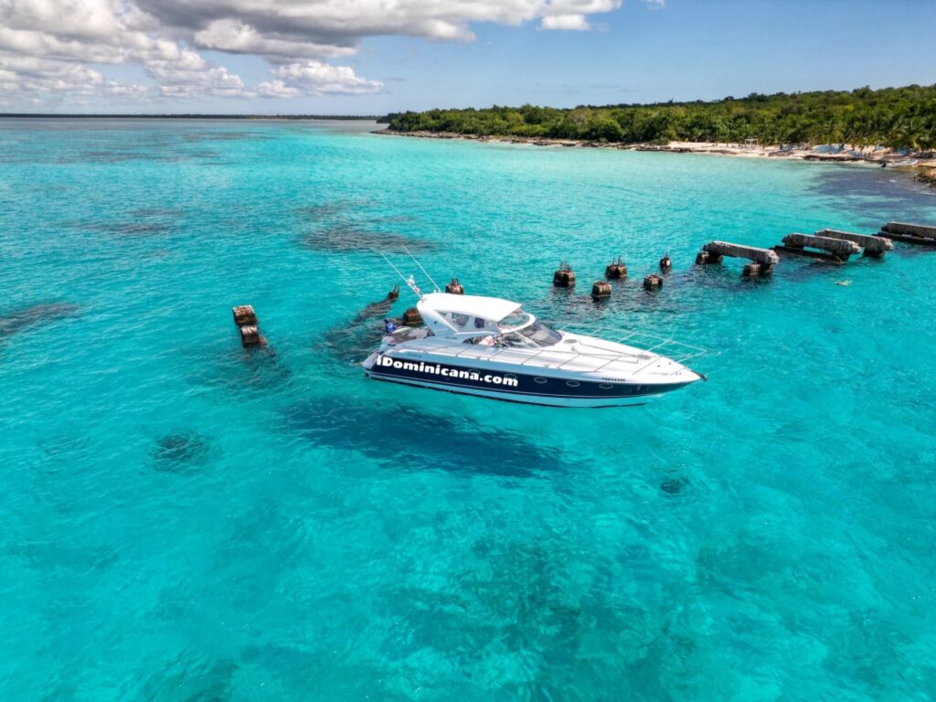Аренда яхты в Доминикане – Fairline 43 ft (о.Саона/о.Каталина)