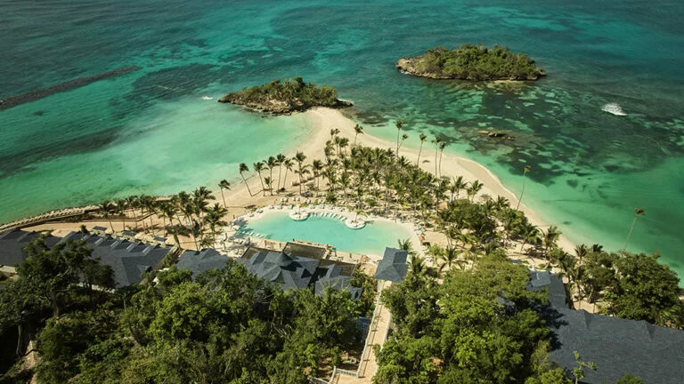 National Geographic внес Cayo Levantado Resort в Доминикане в список лучших отелей мира