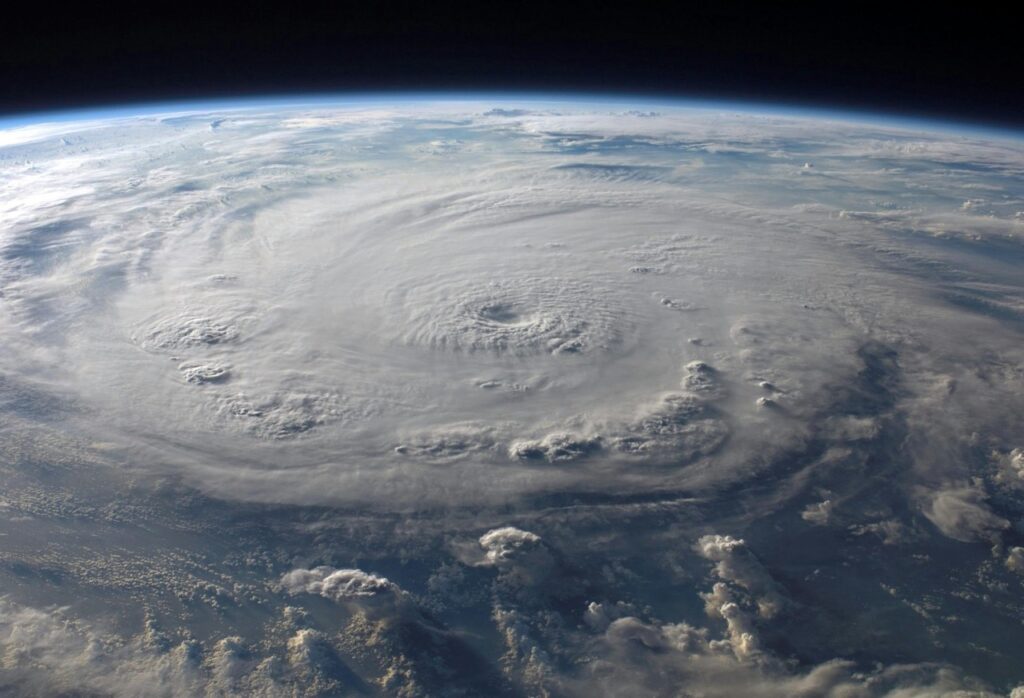 Метеорологи прогнозируют активный сезон ураганов в Доминикане в 2024 году
